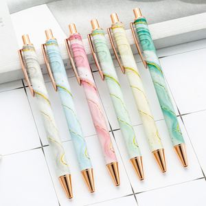 Stylo bille promotionnel or rose de luxe, stylo publicitaire personnalisé or rose avec logo imprimé, motif style Noël - Product Image 1