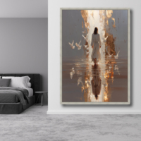 Tableau sur toile « Voyage spirituel » : Figurine avec robe blanche, colombes en vol et scène aquatique réfléchissante