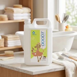 Flacon de shampoing pour chien certifié ISO 9001, 1 gallon (4000 ml), pour chat de tous âges - Product Image 1