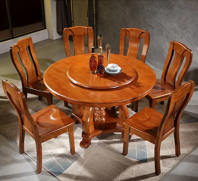無垢材のダイニングテーブルと椅子の組み合わせラウンドダイニングテーブル
