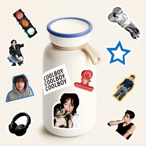 50 pièces/ensemble Bangtan garçons V Taehyung PVC autocollant KPOP idole groupe INS décoratif bagages papier pour la décoration de la maison autocollants - Product Image 3