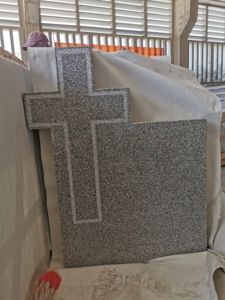 Monument de pierre tombale en forme de croix de style chinois moderne avec blocs de granit gris clair pour une utilisation au cimetière - Product Image 5