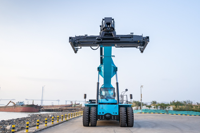 Empileur de conteneurs électrique écologique SRSC45E 45 tonnes, empilage sur 5 niveaux pour entrepôt logistique, hub ferroviaire