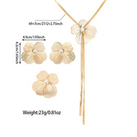 Ensemble de bijoux collier, boucles d'oreilles et bague de style hyperbole tendance, alliage fleur avec perle, pour les fêtes des femmes