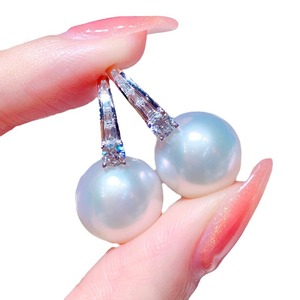 Orecchino a polsino semplice e alla moda da donna, accessorio minimalista per l'uso quotidiano, gioiello per outfit di tutti i giorni - Product Image 5