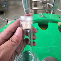 Pneumatische T Kurk Wodka Whisky Fles Persen Capping Machine Met Transportband
