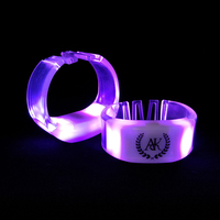 Bracelet LED lumineux RGB étanche et durable pour festival avec contrôle radio RFID et DMX pour utilisation en extérieur