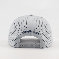 Casquettes de golf 5 panneaux hautement respirantes, imperméables, avec perforations laser, patch brodé à la main, motif à pois, logo personnalisé OEM, sport