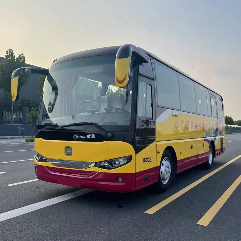 2 + 2 tata letak 39 Tempat duduk Mini Coach Manual Euro 5 mesin Diesel Bus untuk dijual suspensi udara