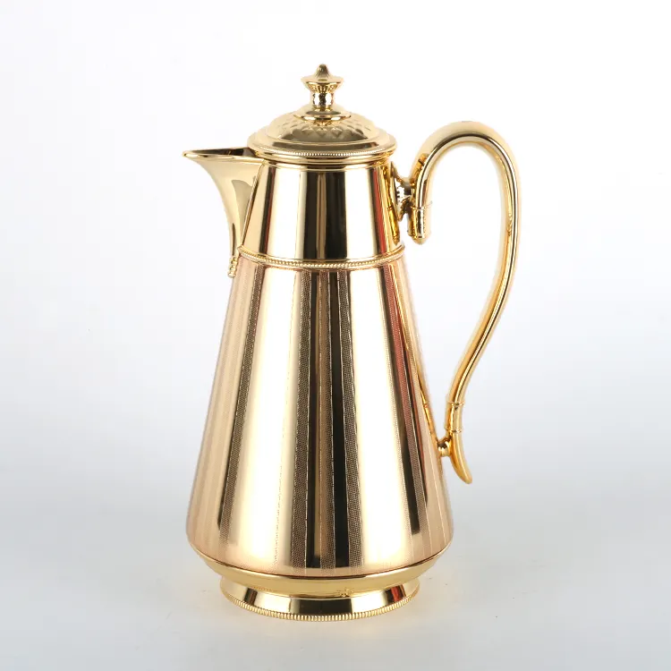 New Coming Y2022 Arabic whole body embossed 0.7 L gold Metal Body Glass Vacuum Flask Hot and Cold Coffee Jug