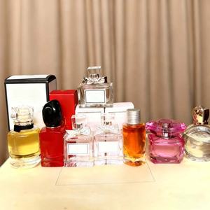 Diseña tu Propio Mini Perfume Personalizado - Set <span class=keywords><strong>de</strong></span> Regalo <span class=keywords><strong>de</strong></span> Mini Fragancias <span class=keywords><strong>de</strong></span> Diseño <span class=keywords><strong>de</strong></span> Lujo, Perfume y Colonia <span class=keywords><strong>de</strong></span> Larga Duración <span class=keywords><strong>para</strong></span> Mujeres y Hombres - Product Image 1