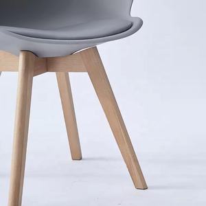 Offres Spéciales production <span class=keywords><strong>de</strong></span> haute qualité <span class=keywords><strong>de</strong></span> chaises <span class=keywords><strong>de</strong></span> salle à manger en <span class=keywords><strong>plastique</strong></span> avec pieds en bois <span class=keywords><strong>fauteuil</strong></span> accoudoir ensemble en vente - Product Image 3