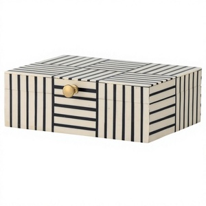 Caja de Joyería de Resina y Madera, Estilo Art Deco, con Incrustaciones Blancas y Negras, con Perilla de Latón, a Precio Competitivo - Product Image 1