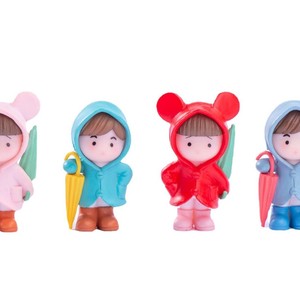 Lindo impermeable con paraguas, figuras en miniatura, 4 Uds., decoración de escritorio para el hogar de PVC, regalo de cumpleaños para sala de estar - Product Image 1