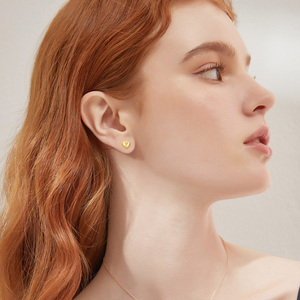 ต่างหูเม็ดเดี่ยวรูปหัวใจสีทอง14K สำหรับผู้หญิงต่างหูเม็ดกลมแบบเรียบรูปหัวใจ - Product Image 5