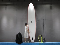 OEM personnalisé en gros gonflable Paddle Board SUP Board Drop Stitch matériel écologique pour les eaux de l'océan