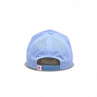 Casquette de sport perforée à 5 panneaux avec logo PVC personnalisé, découpe laser, séchage rapide, ajustement flexible, imperméable, style baseball