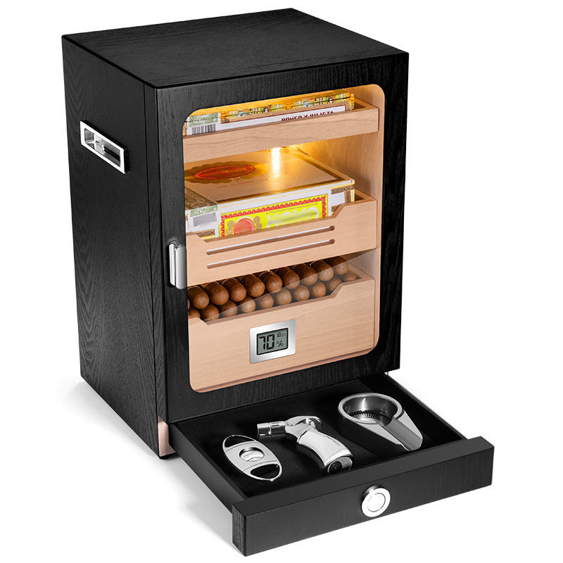 ชุดแบล็คดีลักซ์ (เครื่องตัดหญ้าแบบแปรง + ไฟแช็ก + ที่เขี่ยบุหรี่)