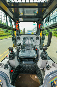 सबसे ज्यादा बिकने वाली 0.89 टन छोटी स्किडडडडलर व्हील लॉड XC7-SR07 - Product Image 3