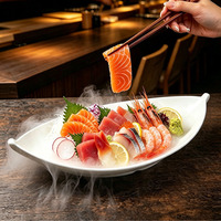Plateau de service en mélamine blanche en forme de bateau pour sashimi, assiette à sushi, assiette à salade, plateau de service en forme de bateau pour apéritifs, chips et plats froids