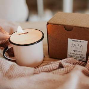 Bougie aromathérapeutique artisanale LANJO en cire de soja vintage dans un pot réutilisable en émail, durée de combustion longue durée, respectueuse de l'environnement - Product Image 6