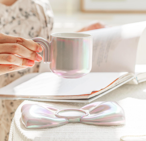 Juego de Tazas y Platos de Café con Lazo Iridiscente Electrochapado, Taza de Cerámica 3D Personalizable, Regalo Perfecto para Parejas y Bodas - Product Image 5