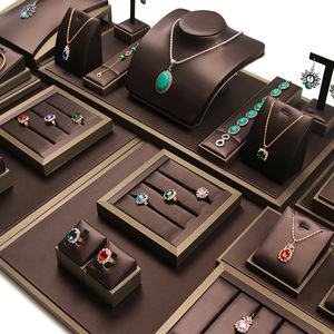 Exhibidores de Joyería de Lujo para Mostrador de <span class=keywords><strong>Tienda</strong></span>, Juego de Soportes para Exhibición de Anillos, Pulseras y Aretes de Cadena Marrones de Alta Gama - Product Image 4