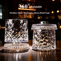 Verre à whisky rotatif en cristal à paroi mince gravé d'étoiles, gobelet anti-stress portable au design minimaliste pour