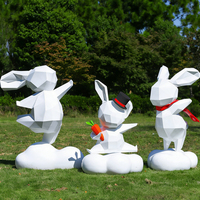 Statue de lapin abstraite moderne en fibre de verre, sculpture décorative en résine FRP, artisanat d'art, animal de dessin animé personnalisé pour centre commercial