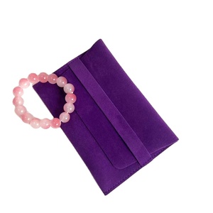 Pochette d'emballage personnalisée en suède épais violet avec logo et rayures pour livres, cosmétiques et foulards - Product Image 5