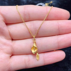 New Golden Calla <strong>Lily</strong> Flower Tassel Stainless Steel <strong>Necklace</strong> for Ladies Gentle and Versatile Retro Exquisite Clavicle Chain - Product Image 2