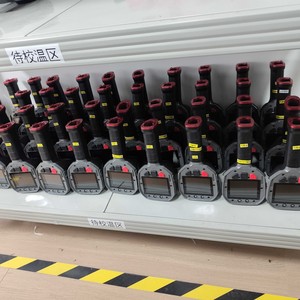 กล้องถ่ายภาพความร้อนสำหรับนักดับเพลิง จอแสดงผล TFT LCD ขนาด 3.5 นิ้ว ความละเอียด 640x480 แบบพกพา ทนทาน กันน้ำระดับ IP67 สำหรับตรวจจับสถานการณ์เหตุเพลิงไหม้ - Product Image 2