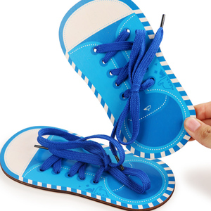 Juguete de Madera Ecológico y Colorido para Niños, Juego de Enhebrar Cuerdas, Atar Cordones y Botones, Desarrolla la Coordinación Ojo-Mano - Product Image 4