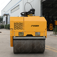 Rouleau compresseur hydraulique à double tambour de 700 kg avec une force de vibration de 2 tonnes