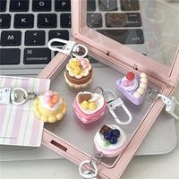 Porte-clés en plastique en forme de gâteau 3D mignon et exquis, épinglette amusante pour Instagram, ensemble d'accessoires pour sac à dos