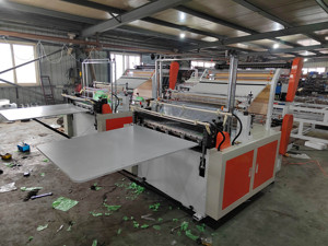 Macchina per Sigillatura e Taglio di Sacchetti a Quattro Linee - Product Image 4