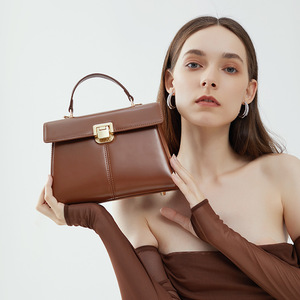 Bolsos de Mano para <span class=keywords><strong>Mujer</strong></span>, de Cuero Vacuno de Grano Completo, Diseño Retro con Solapa y Cierre, Correa Desmontable, Bolso Bandolera para Oficina y Uso Diario - Product Image 1