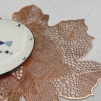 Nouveau Set de Table Écologique en PVC Doré Style Champêtre, Motif Feuille Creuse, Protection de Table pour Cuisine et Maison 45x43cm