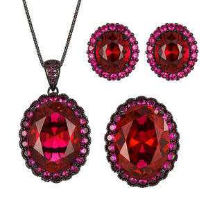 Ensemble de boucles d'oreilles pendantes en zircon rouge ovale 15*20MM en cuivre écologique, plaqué or noir haut de gamme, vente en gros - Product Image 1