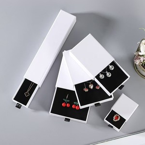 Caja de regalo magnética para joyería, personalizable según las necesidades. - Product Image 4