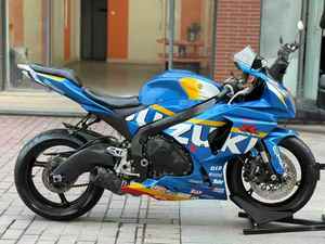 <span class=keywords><strong>Suzuki</strong></span> GSX1000 1000cc - Raffreddamento a Liquido, EFI, 4 Cilindri, Affidabilità e Prestazioni Sportive Brutali >180km/h - Product Image 3