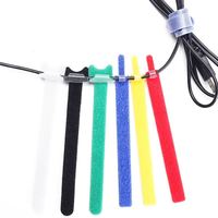 Attaches de câble en nylon réutilisables réglables avec sangles de gestion des câbles PC à boucle à crochet détachable pour l'organisation de la télévision et du cordon