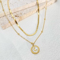 Halsketten-Set: Muschel-Mond-Schlangenknochen-Doppelschicht-Edelstahl-Ohrringverschluss Schwarz-Weiß-Set – Modische Anhänger-Halsketten