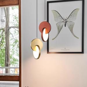 Luminaire suspendu LED minimaliste nordique moderne avec cadre en fer doré et fixation au plafond par câble, décoration intérieure pour salon - Product Image 5