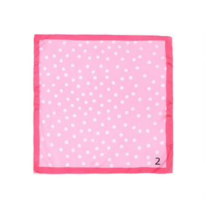 Foulard Quadrato in Seta Rosa a Pois 70x70cm, Accessorio Moda Donna Multifunzionale per Tutte le Stagioni, Stile Dolce - Product Image 1