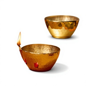Lampe Diya artisanale en laiton plaqué or, porte-bougie de prière traditionnel rond, métal pur sans revêtement - Product Image 6