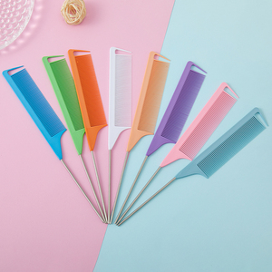 <span class=keywords><strong>Peigne</strong></span> à <span class=keywords><strong>queue</strong></span> de rat de précision en plastique résistant à la chaleur, avec manche métallique incurvé, pour séparation précise des cheveux, vente en gros - Product Image 1