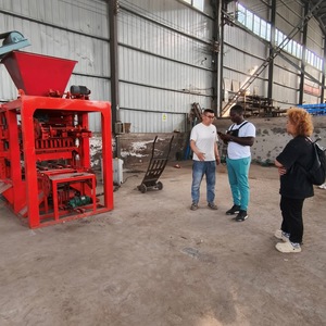 Macchina Idraulica ad Alta Efficienza 4-26 per Blocchi Cavi con Palletizzatore, Macchina per la Formatura di Blocchi in Cemento - Product Image 5