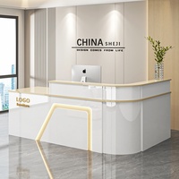 Comptoir de réception et de caisse laqué brillant à coins arrondis - Table de bar commerciale élégante, idéale comme comptoir d'accueil pour les centres commerciaux