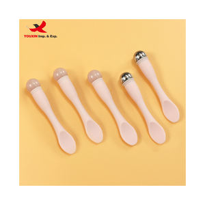 Spatule cosmétique multifonctionnelle pour le visage : applicateur de crème pour les yeux en silicone, jade et métal, cuillère de maquillage et spatule de massage - Product Image 1